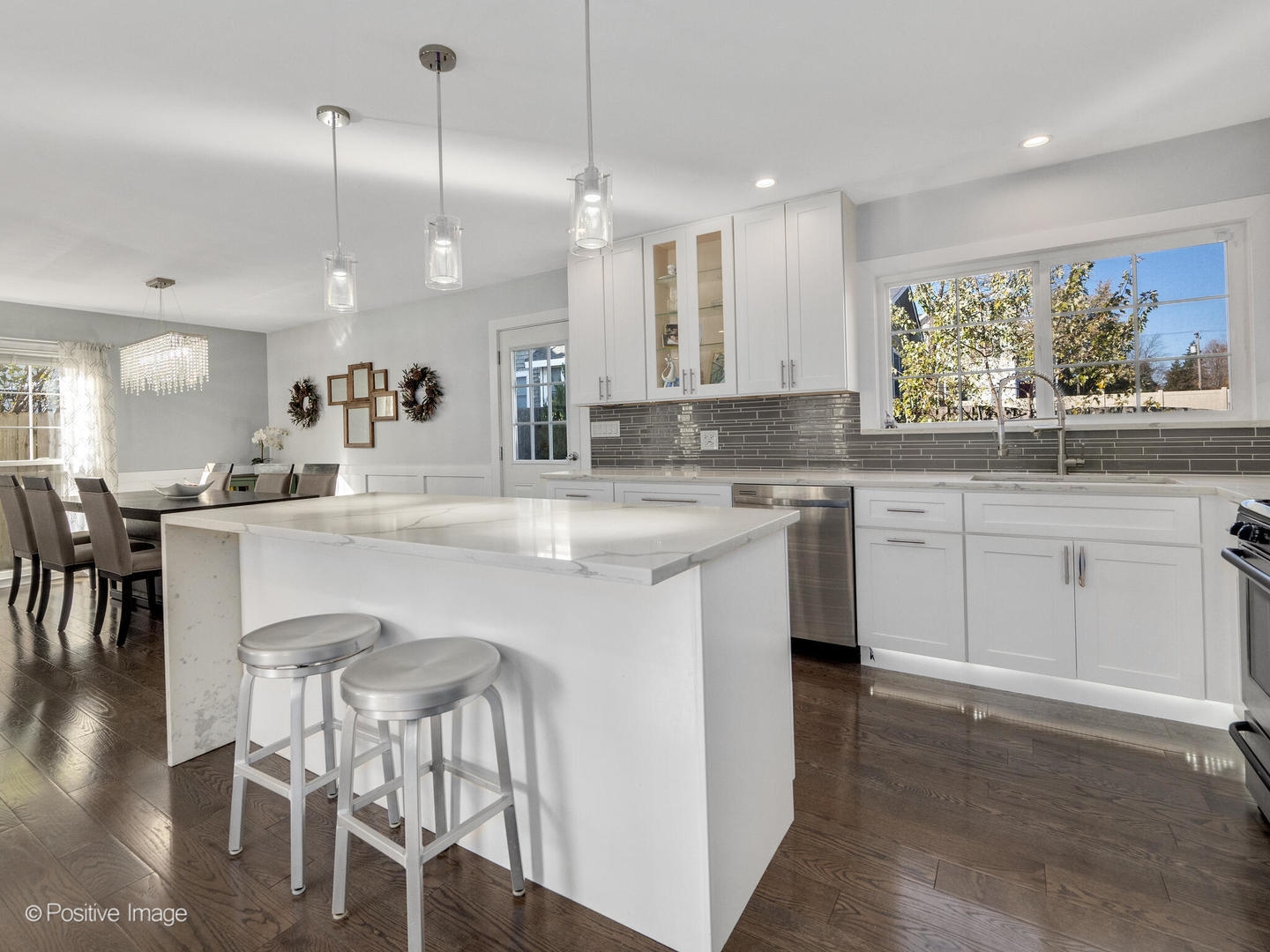 325 W Park Avenue, Wheaton, IL 60189