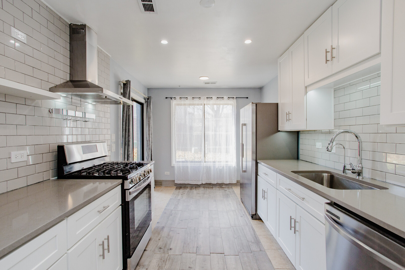 Arlington Heights, IL 60004