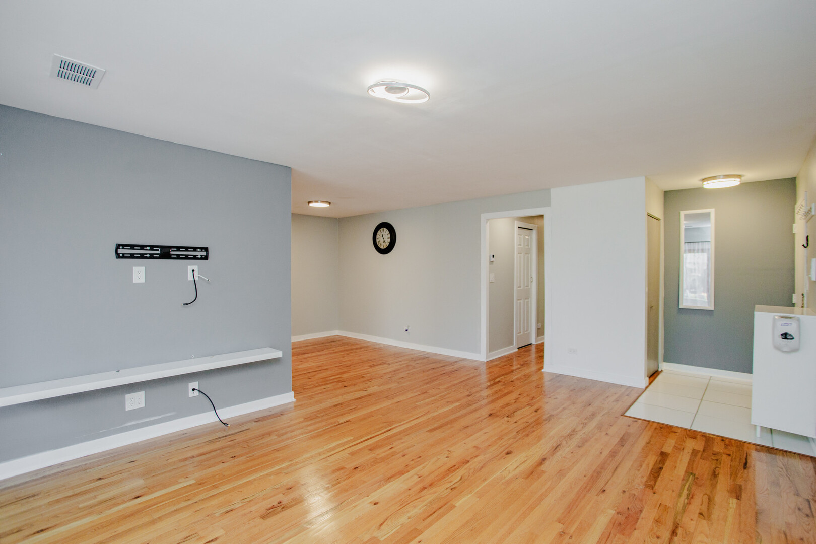 Arlington Heights, IL 60004