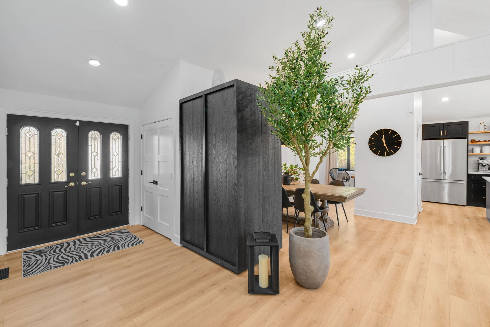 2S709 Ave Chateaux Drive, Oak Brook, IL 60523