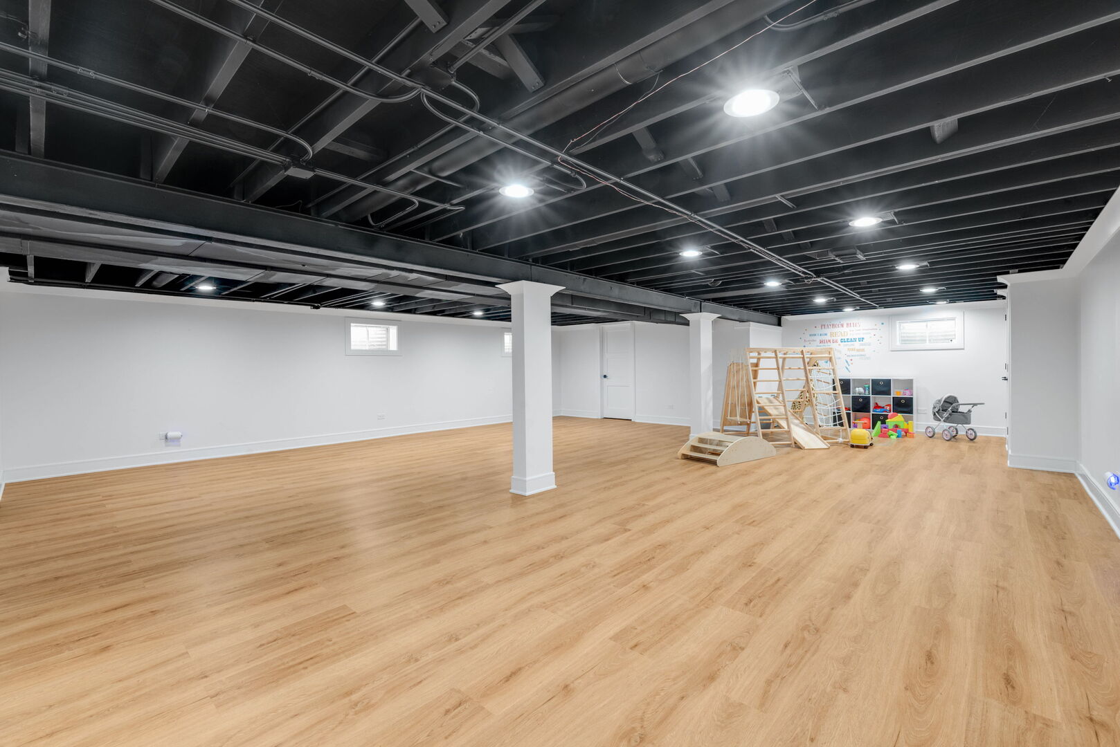 2S709 Ave Chateaux Drive, Oak Brook, IL 60523