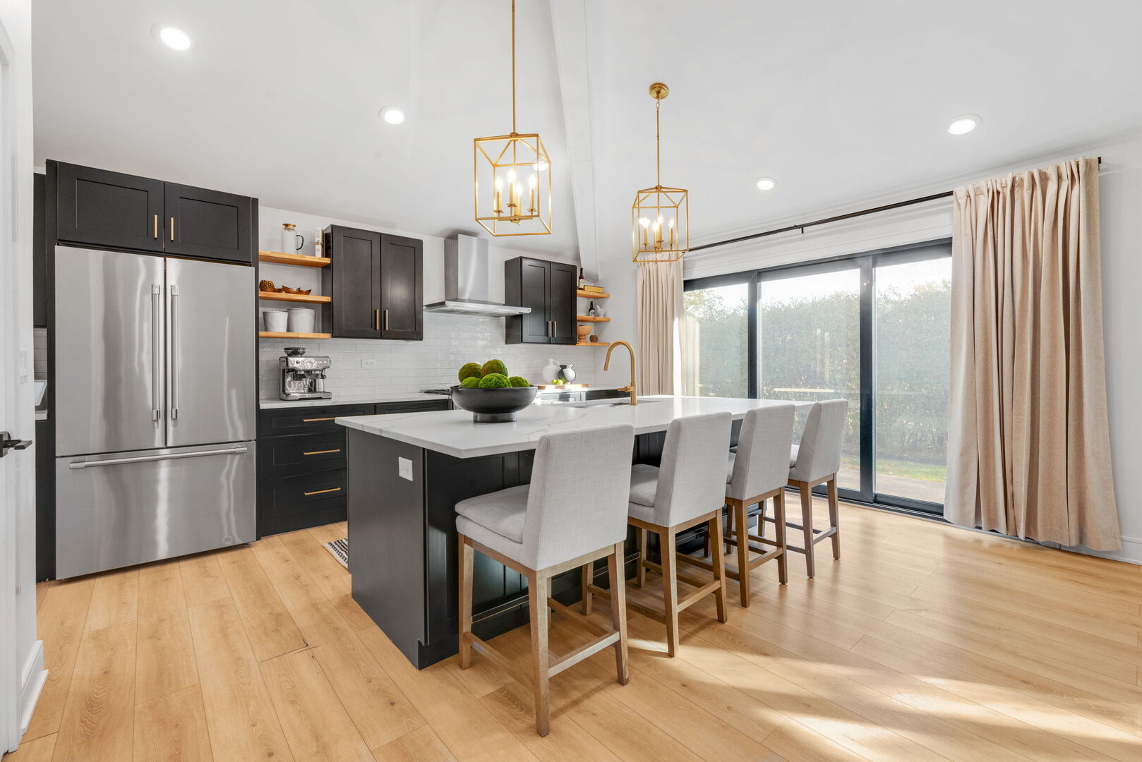 2S709 Ave Chateaux Drive, Oak Brook, IL 60523