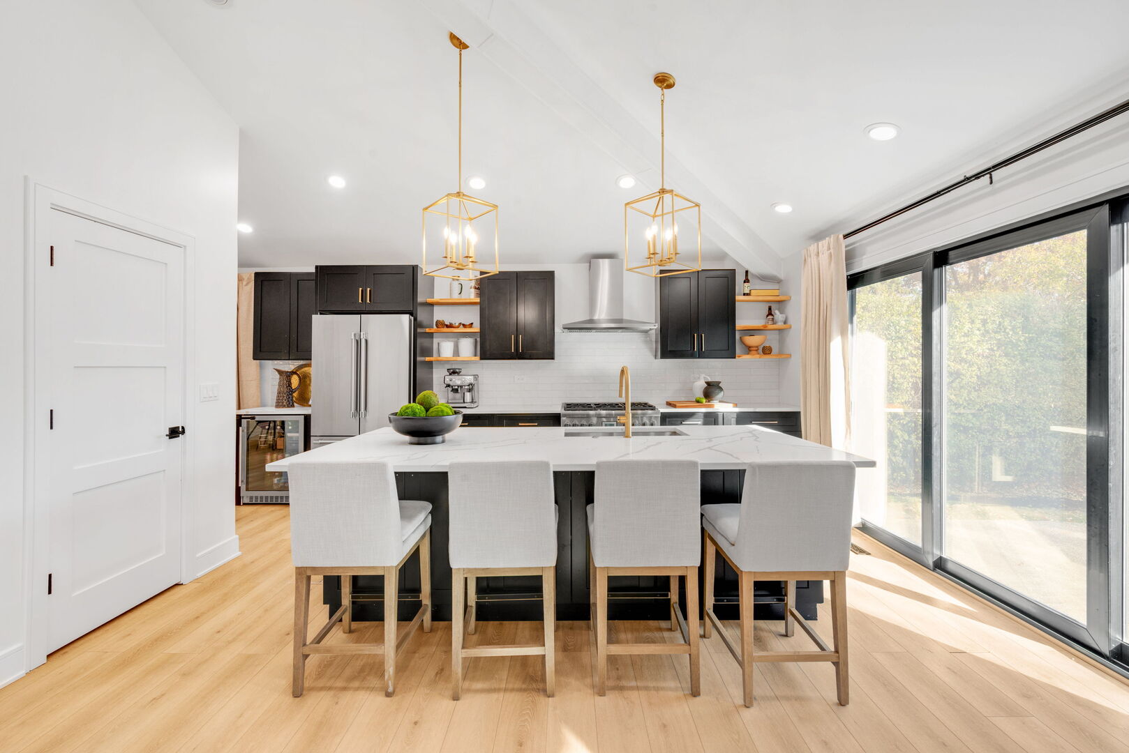 2S709 Ave Chateaux Drive, Oak Brook, IL 60523