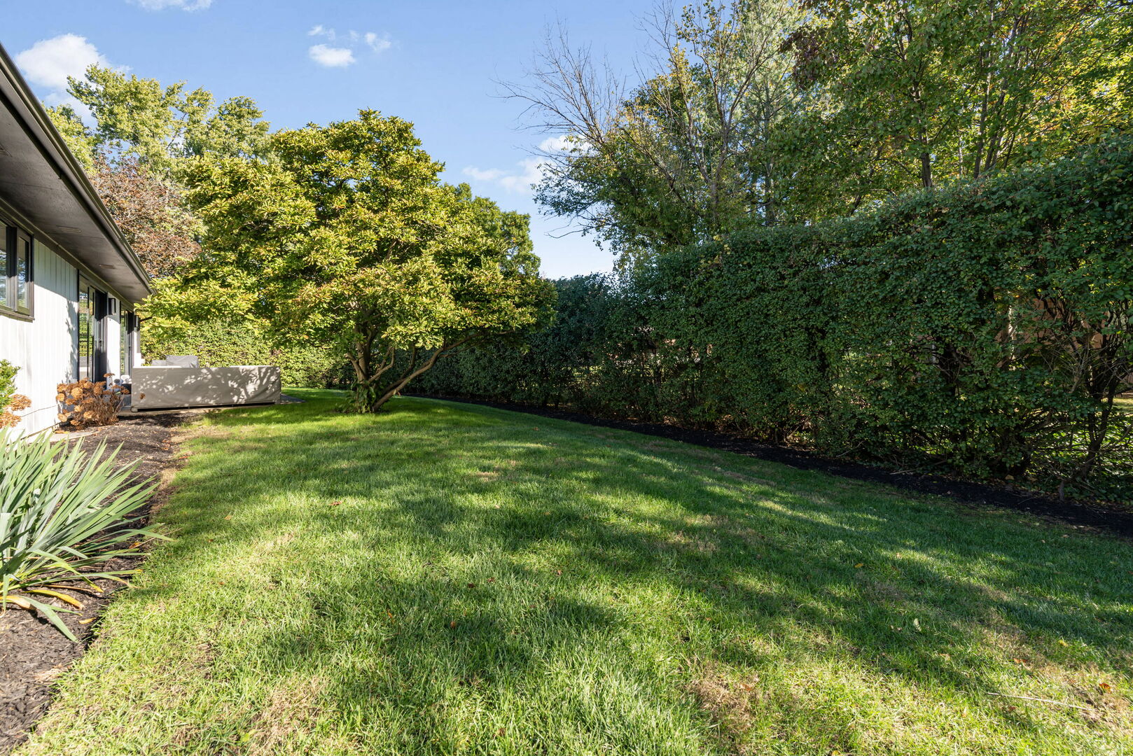 2S709 Ave Chateaux Drive, Oak Brook, IL 60523