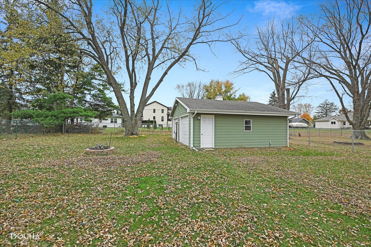 1244 Lakewood Drive, Lake Holiday, IL 60552