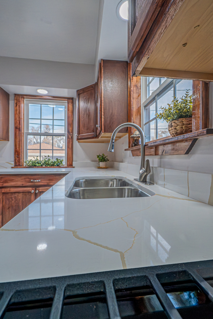 504 S Kreitzer Avenue, Bloomington, IL 61701