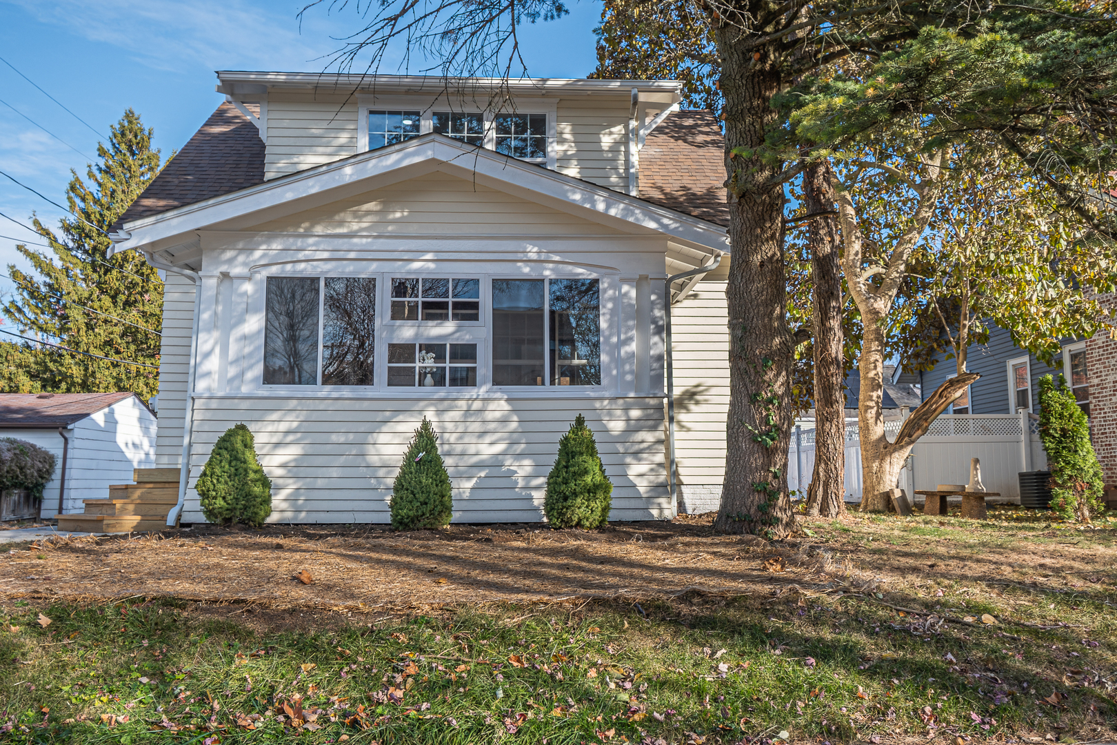 504 S Kreitzer Avenue, Bloomington, IL 61701