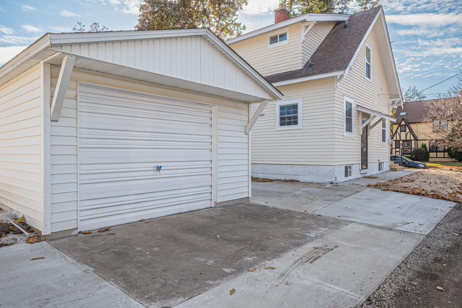 504 S Kreitzer Avenue, Bloomington, IL 61701