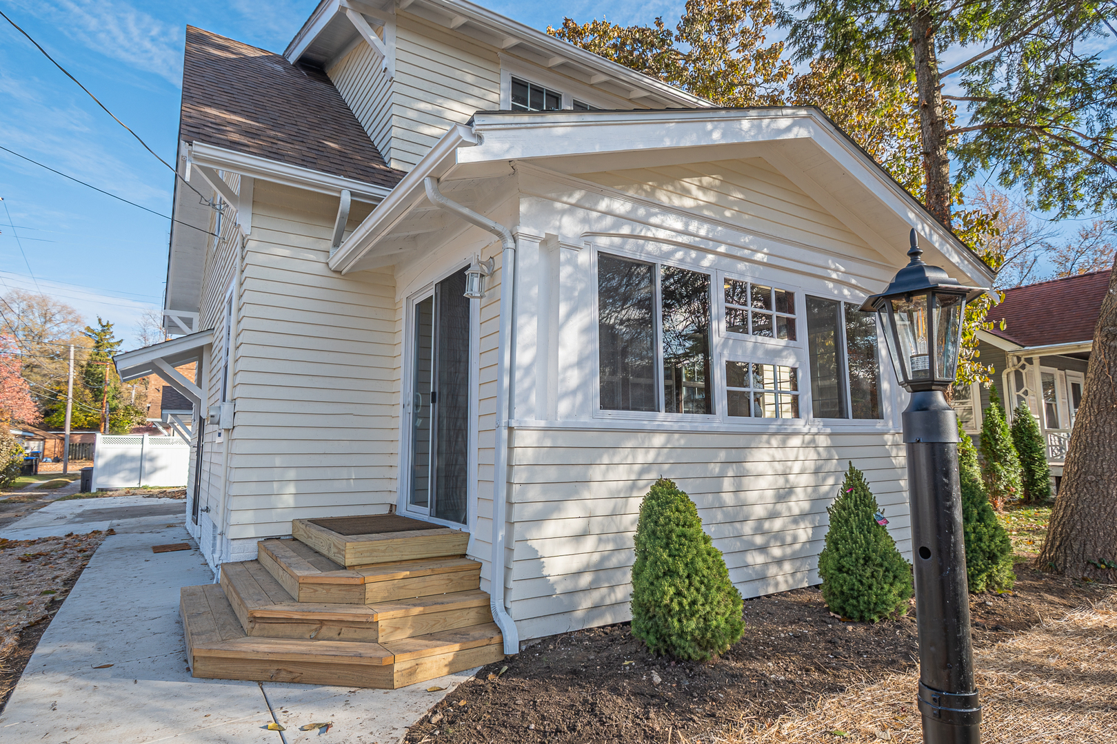 504 S Kreitzer Avenue, Bloomington, IL 61701