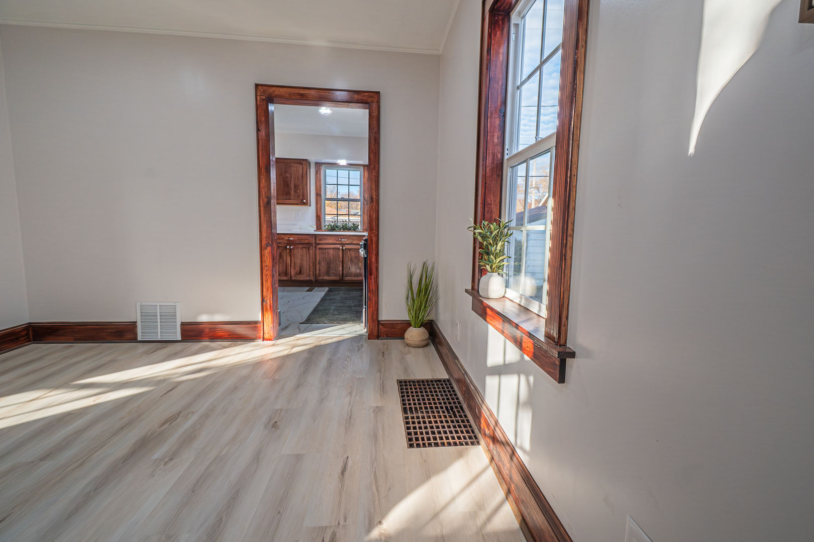 504 S Kreitzer Avenue, Bloomington, IL 61701