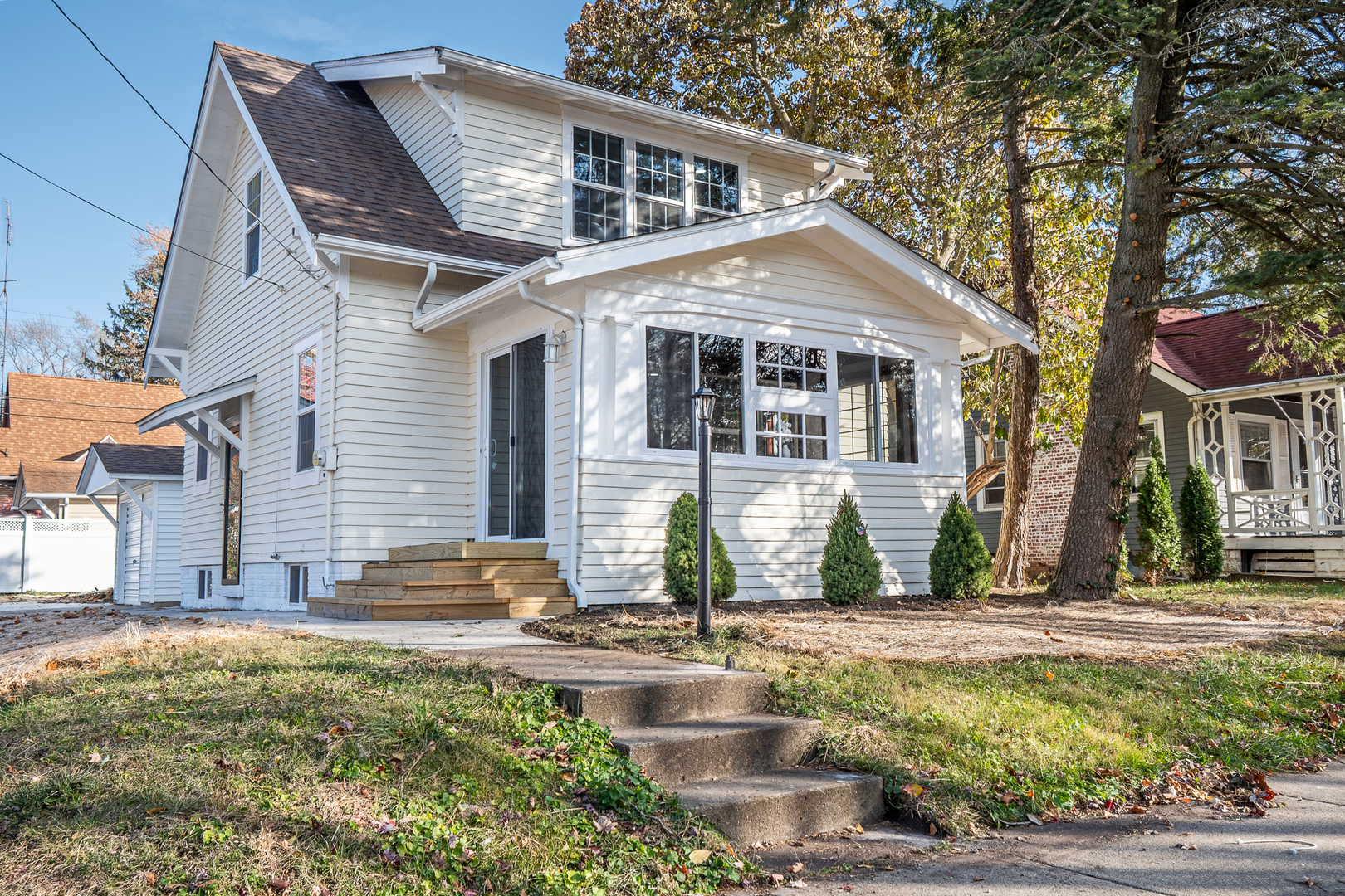 504 S Kreitzer Avenue, Bloomington, IL 61701