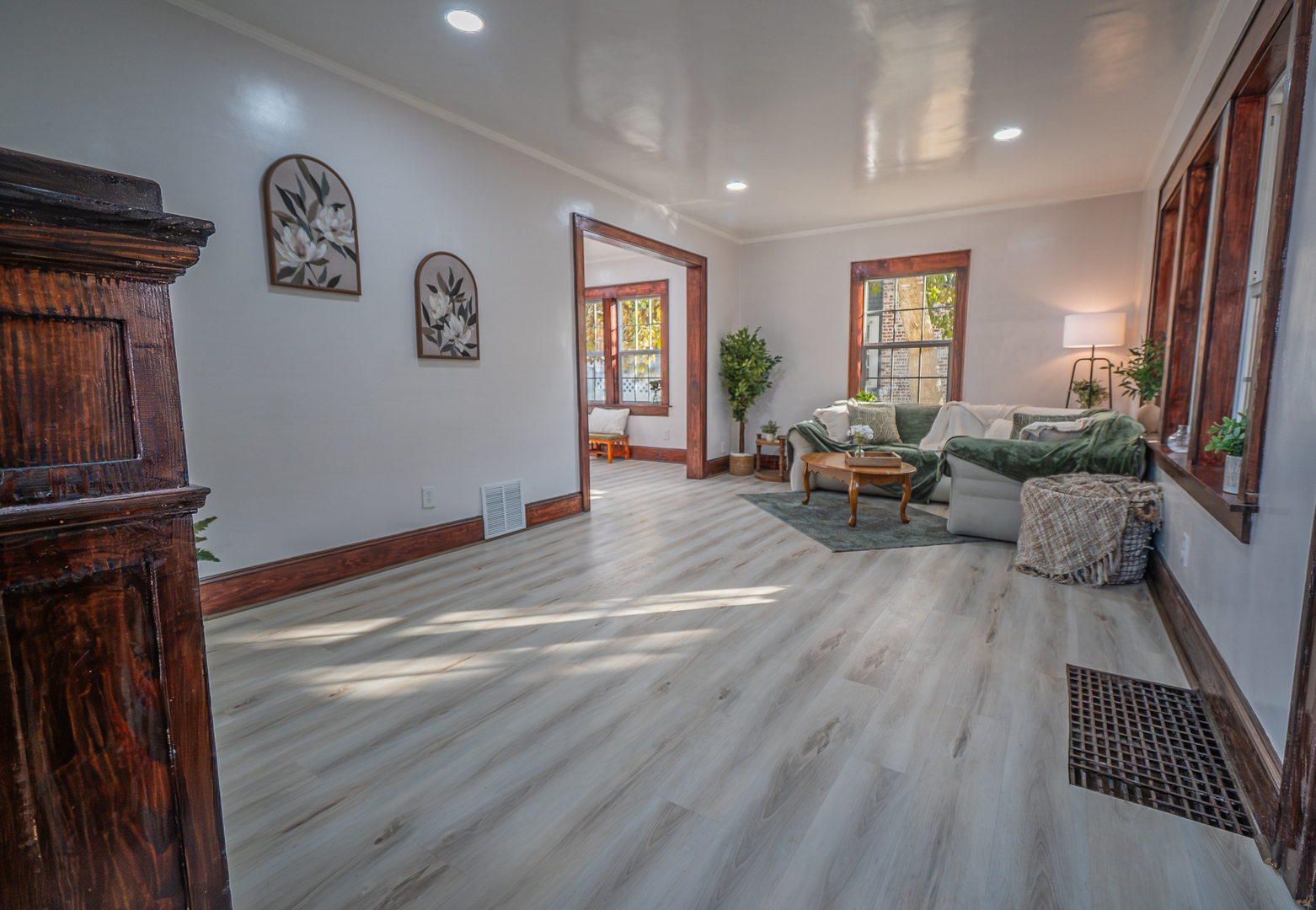 504 S Kreitzer Avenue, Bloomington, IL 61701