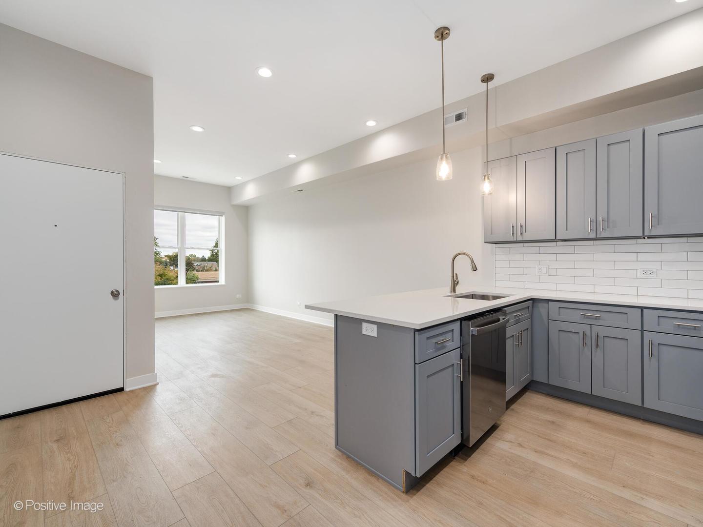 7517 W Belmont Avenue #3W, Chicago, IL 60634