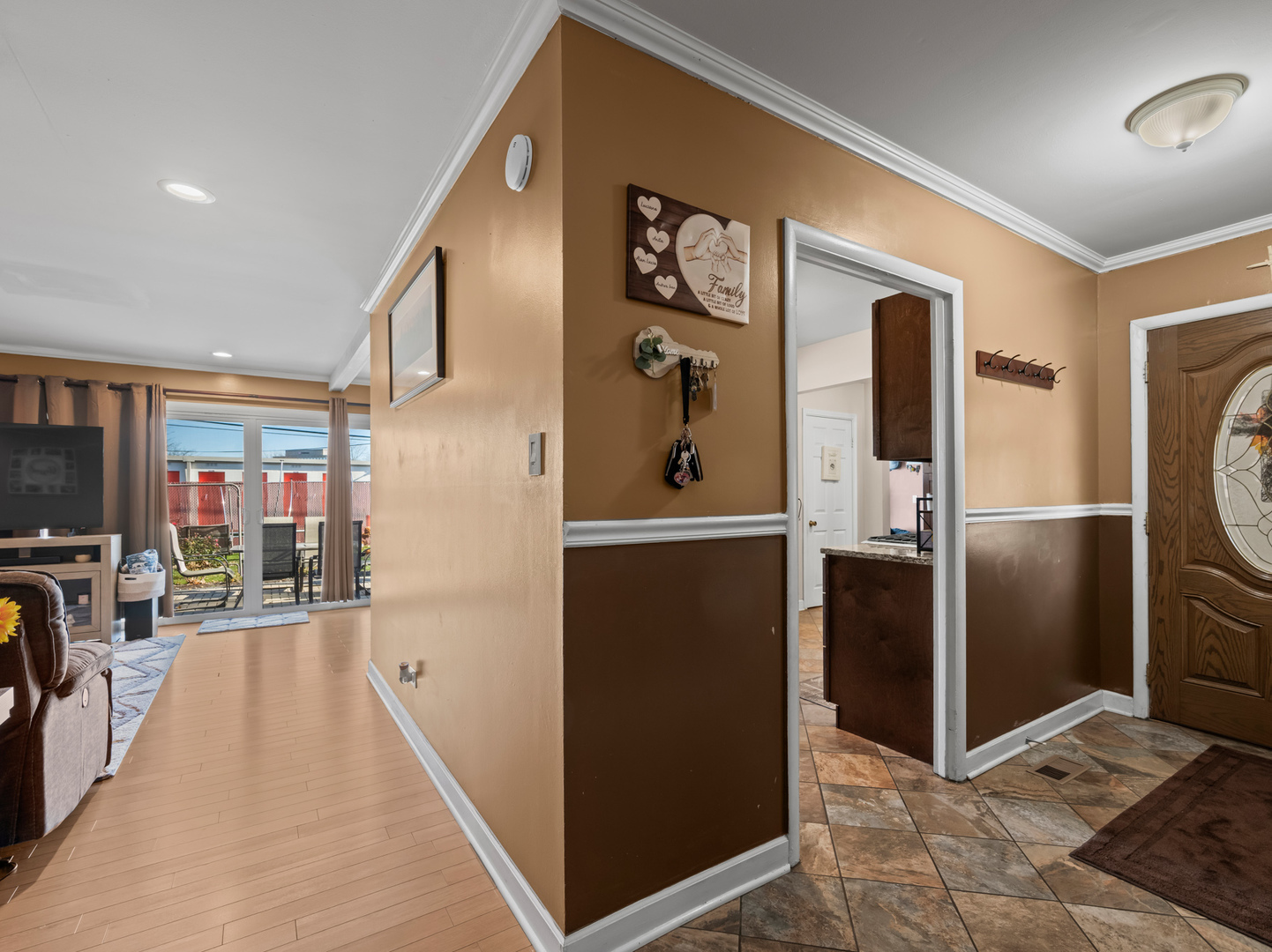 1905 Pierce Road, Hoffman Estates, IL 60169