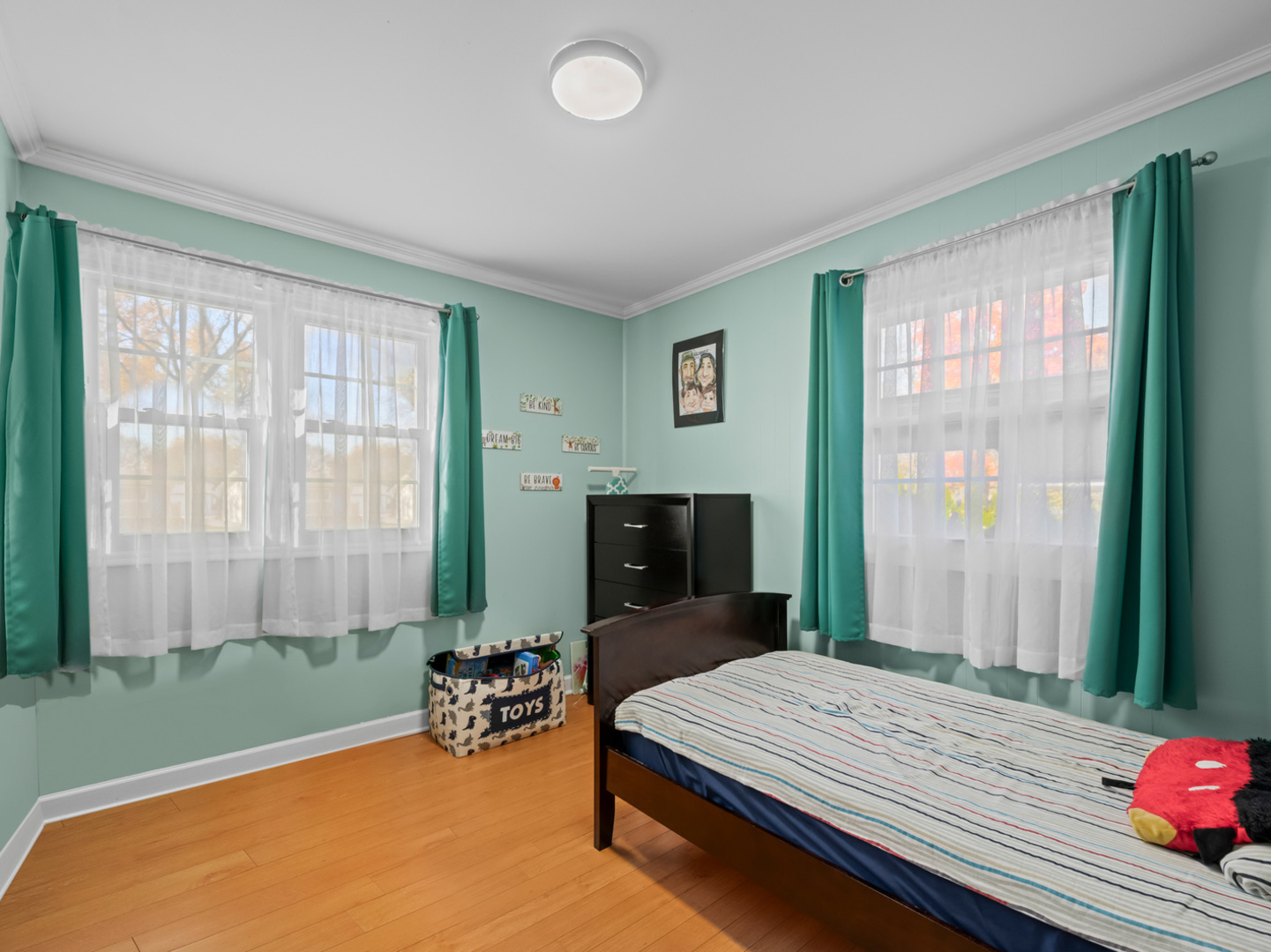 1905 Pierce Road, Hoffman Estates, IL 60169