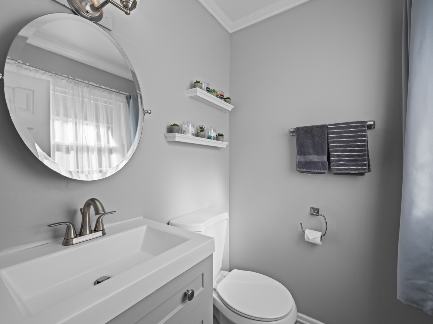 1905 Pierce Road, Hoffman Estates, IL 60169