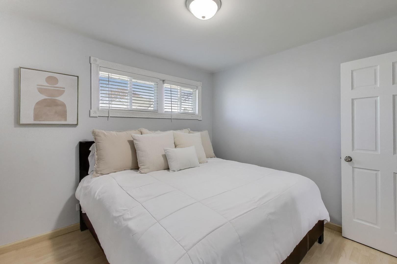 412 N Ridgeland Avenue, Elmhurst, IL 60126