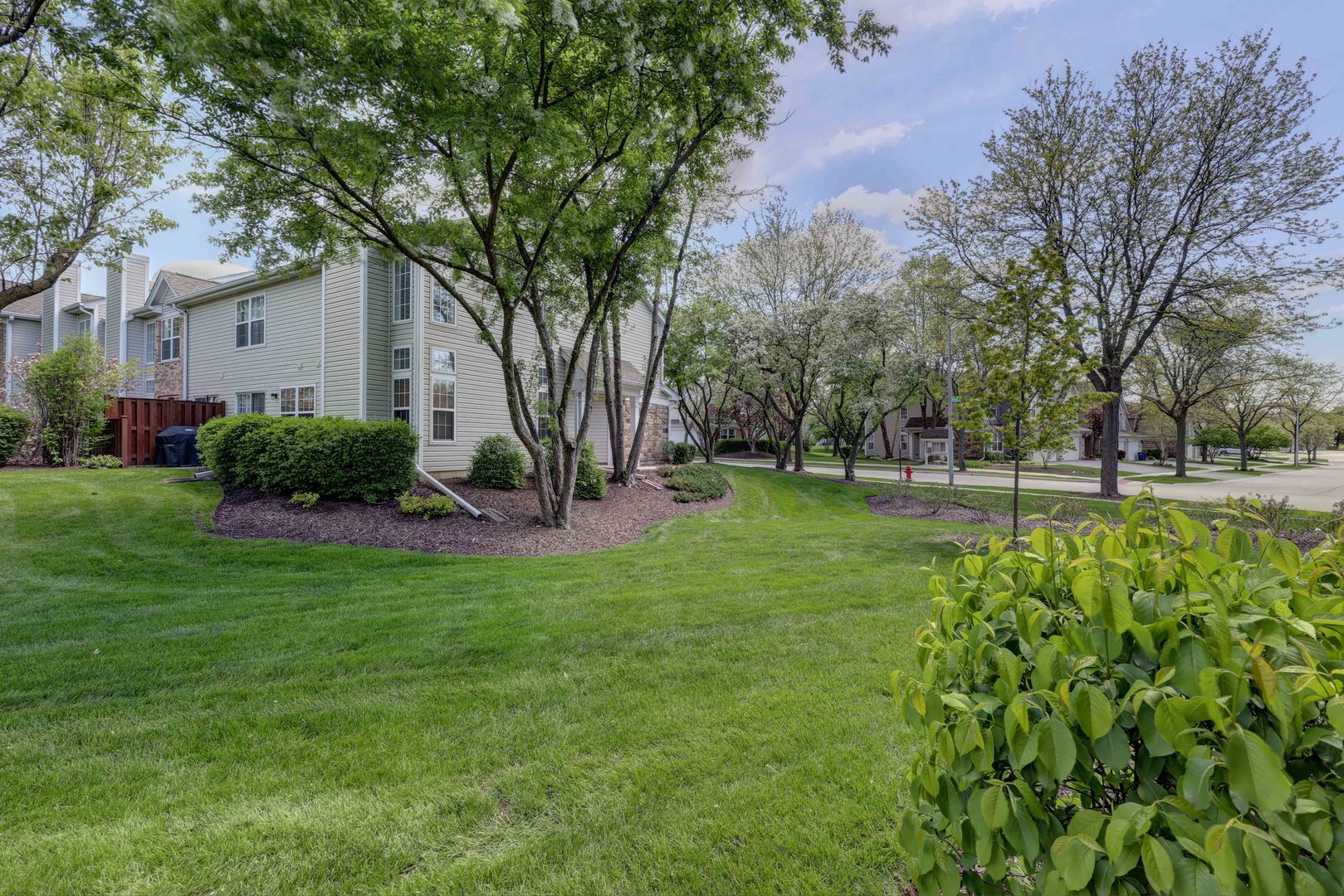 195 Island Court #195, Schaumburg, IL 60193