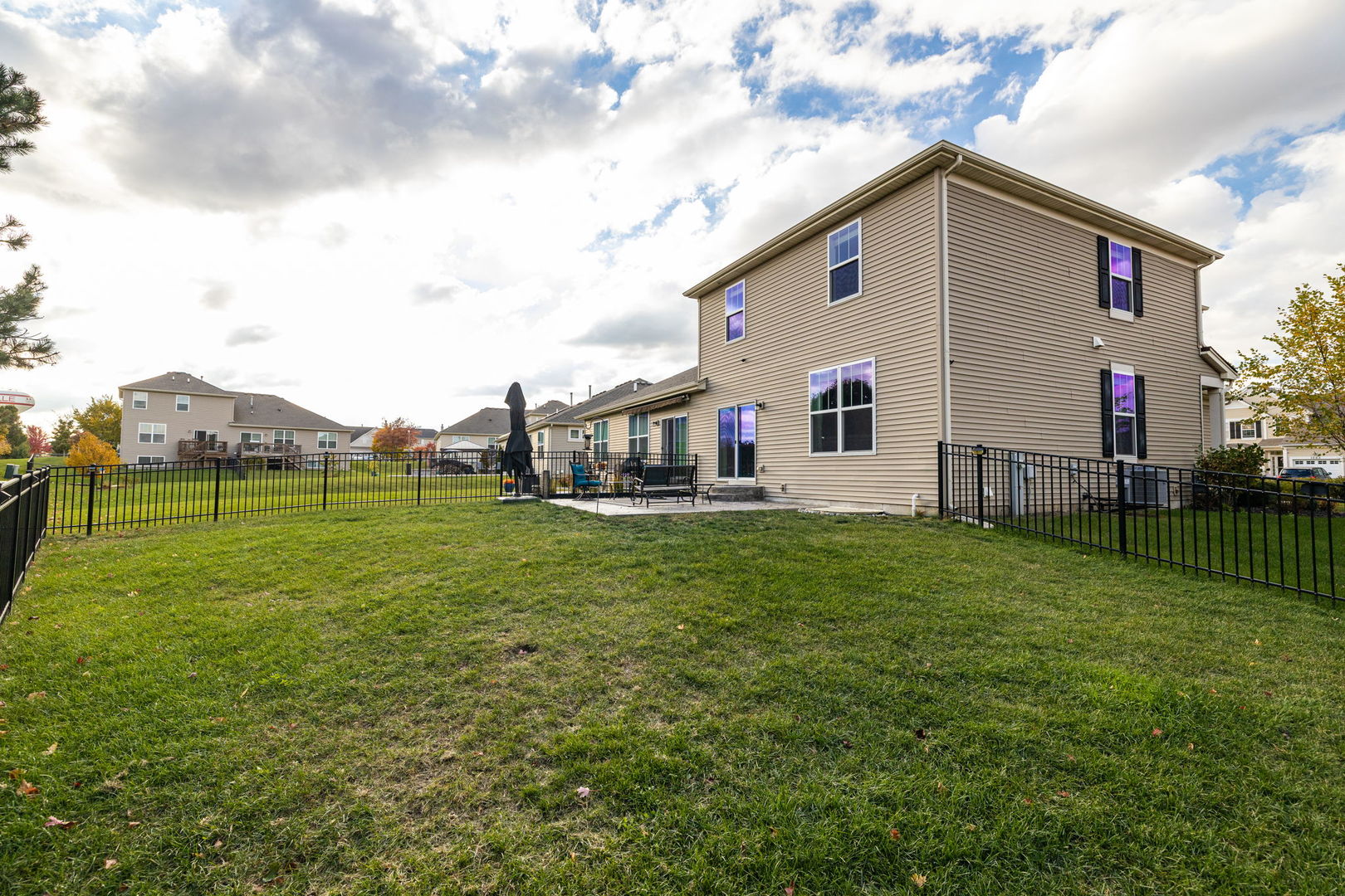 1064 Canary Avenue, Yorkville, IL 60560