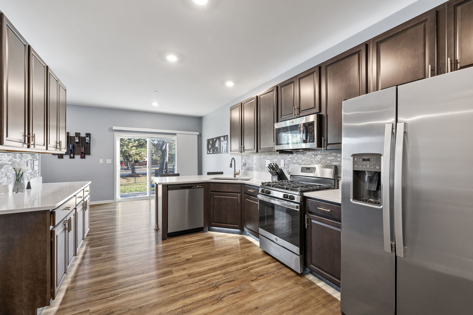 1064 Canary Avenue, Yorkville, IL 60560