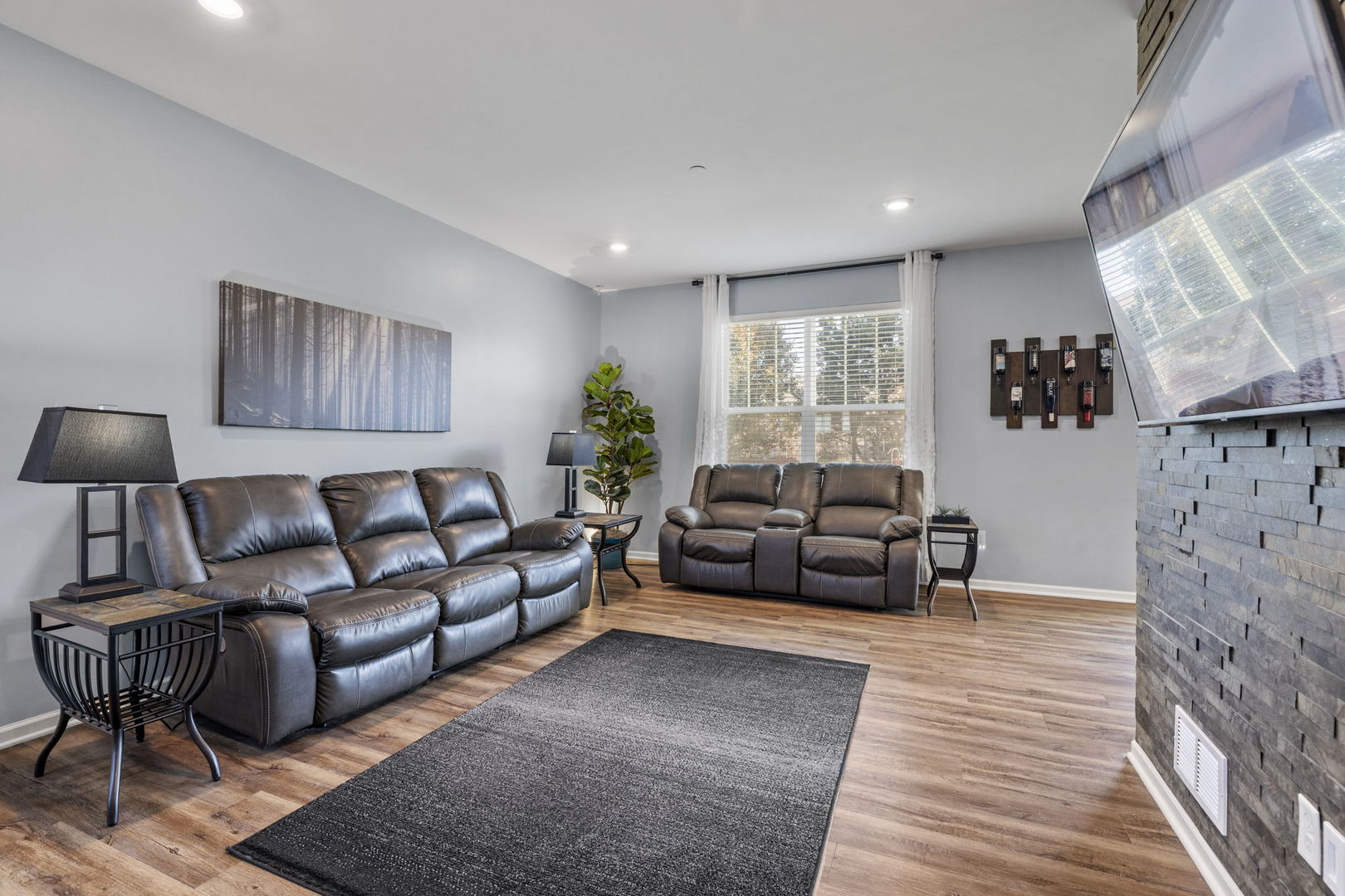 1064 Canary Avenue, Yorkville, IL 60560