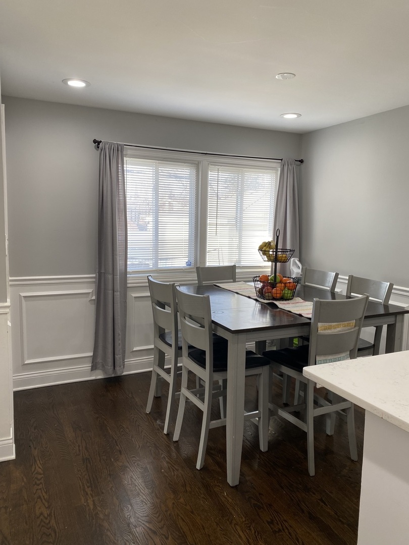 10008 S Kolin Avenue, Oak Lawn, IL 60453