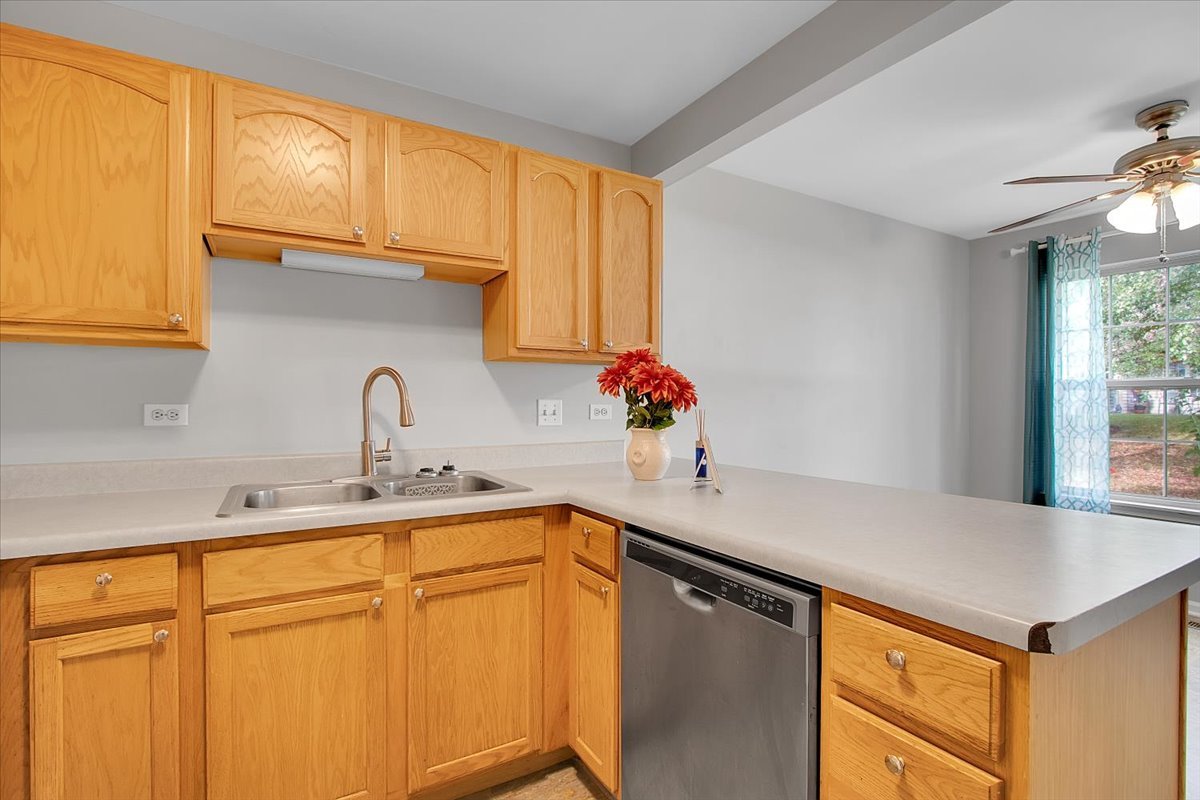 1248 N Red Oak Circle #2, Round Lake Beach, IL 60073