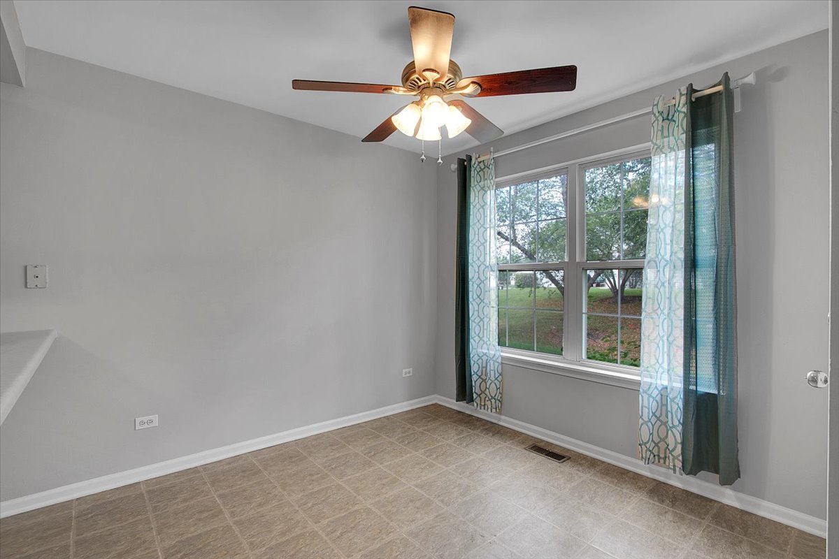 1248 N Red Oak Circle #2, Round Lake Beach, IL 60073