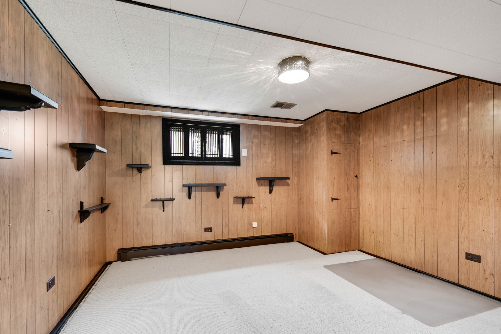 7949 Lavergne Avenue, Burbank, IL 60459