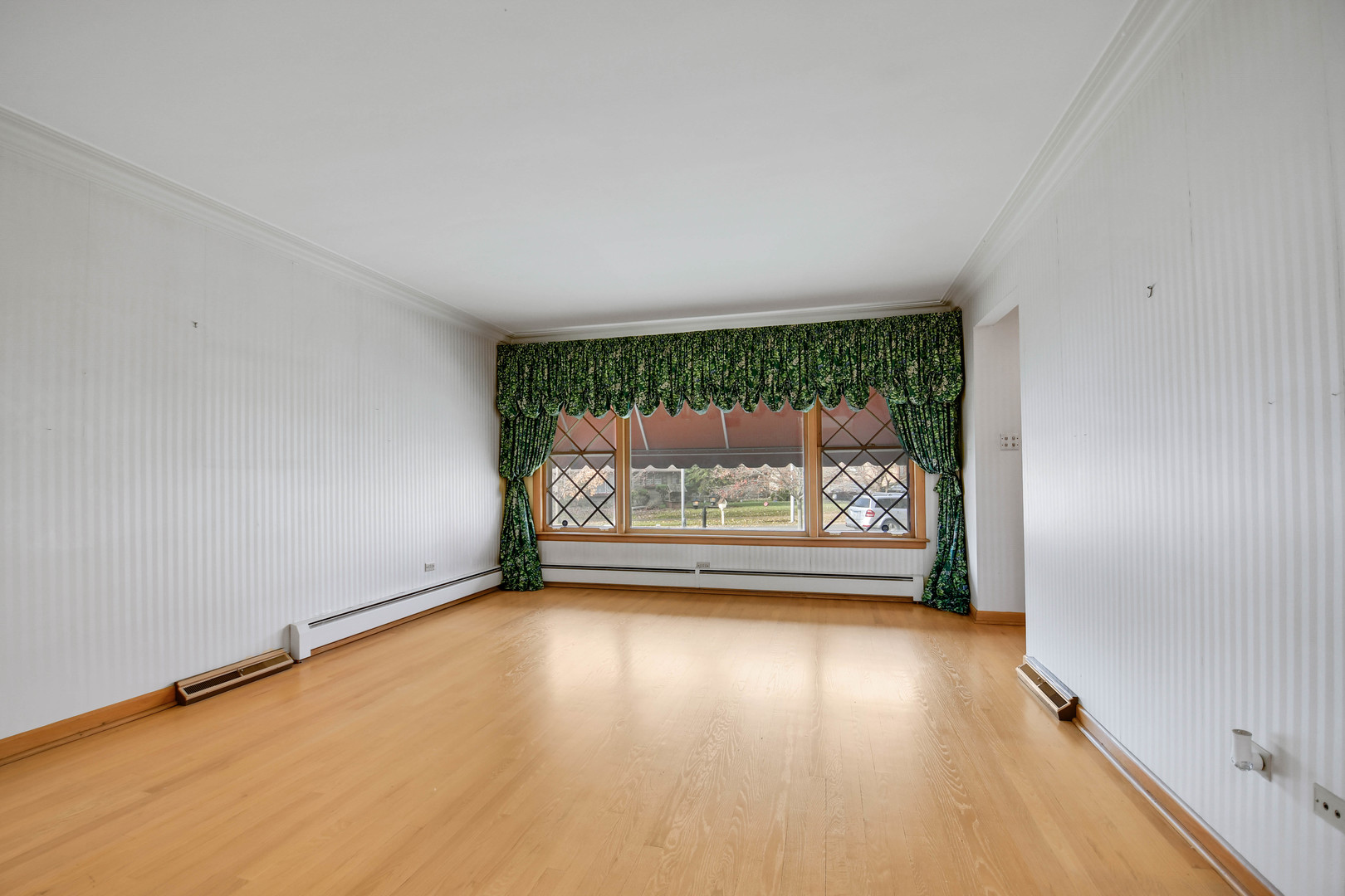 7949 Lavergne Avenue, Burbank, IL 60459