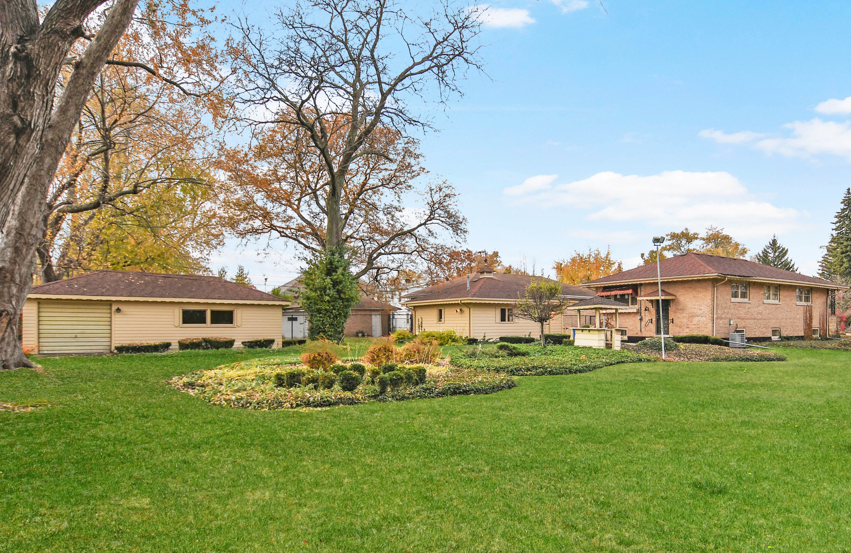 7949 Lavergne Avenue, Burbank, IL 60459