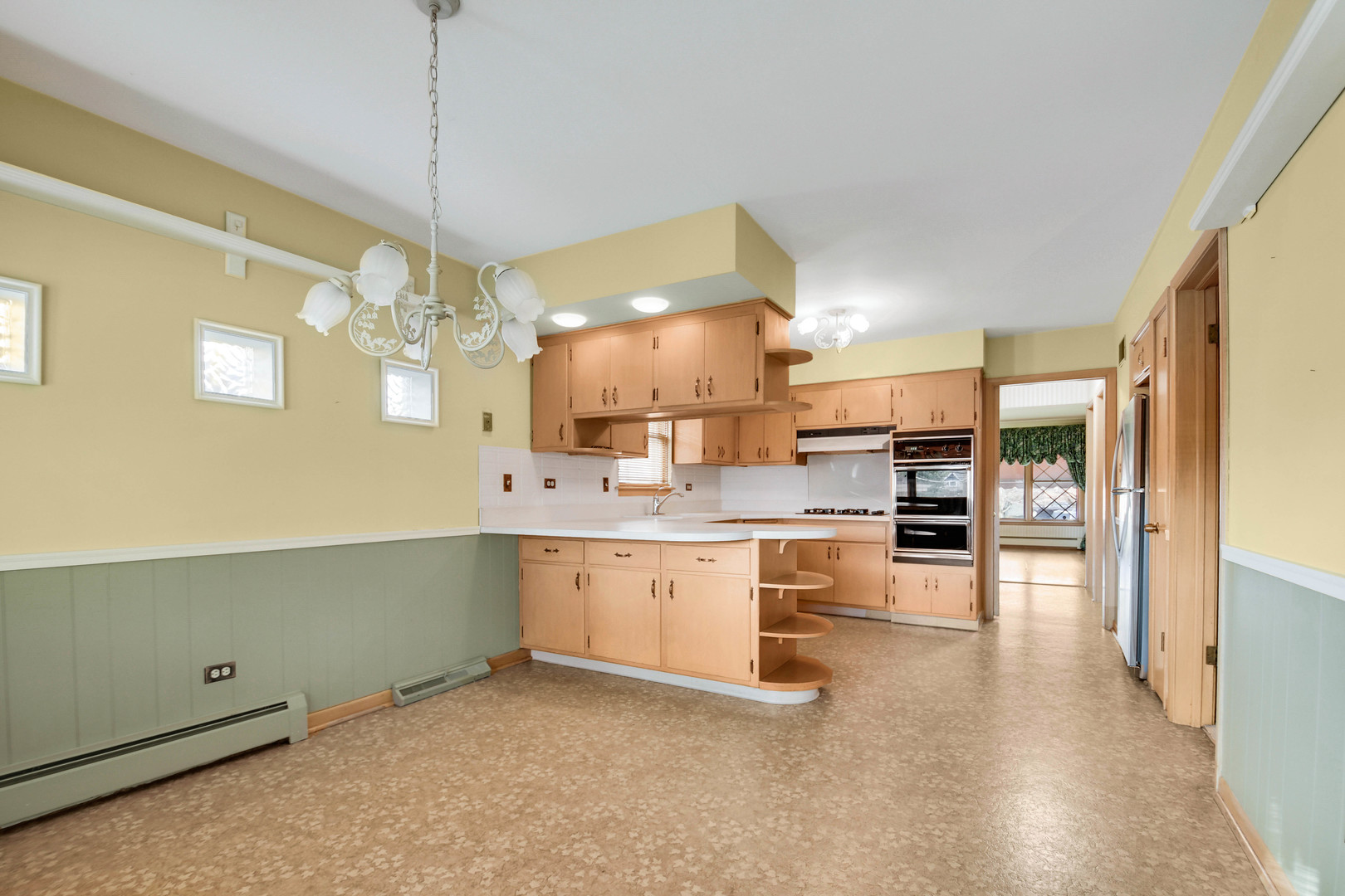 7949 Lavergne Avenue, Burbank, IL 60459