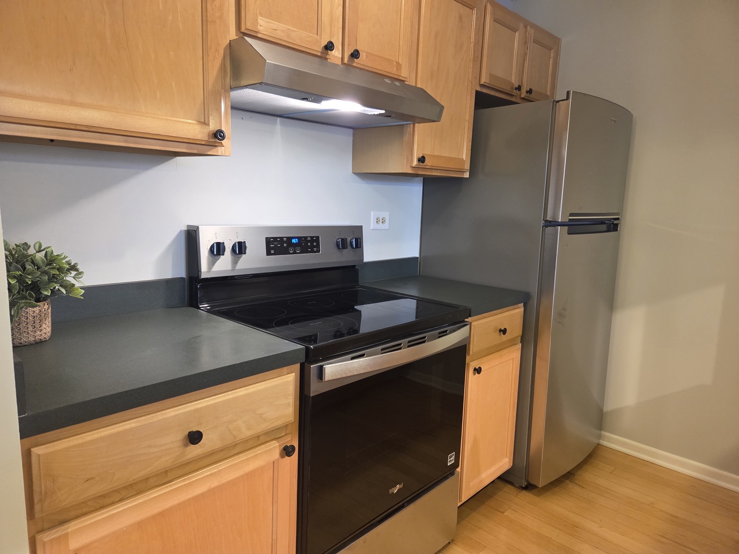 511 Aurora Avenue #108, Naperville, IL 60540