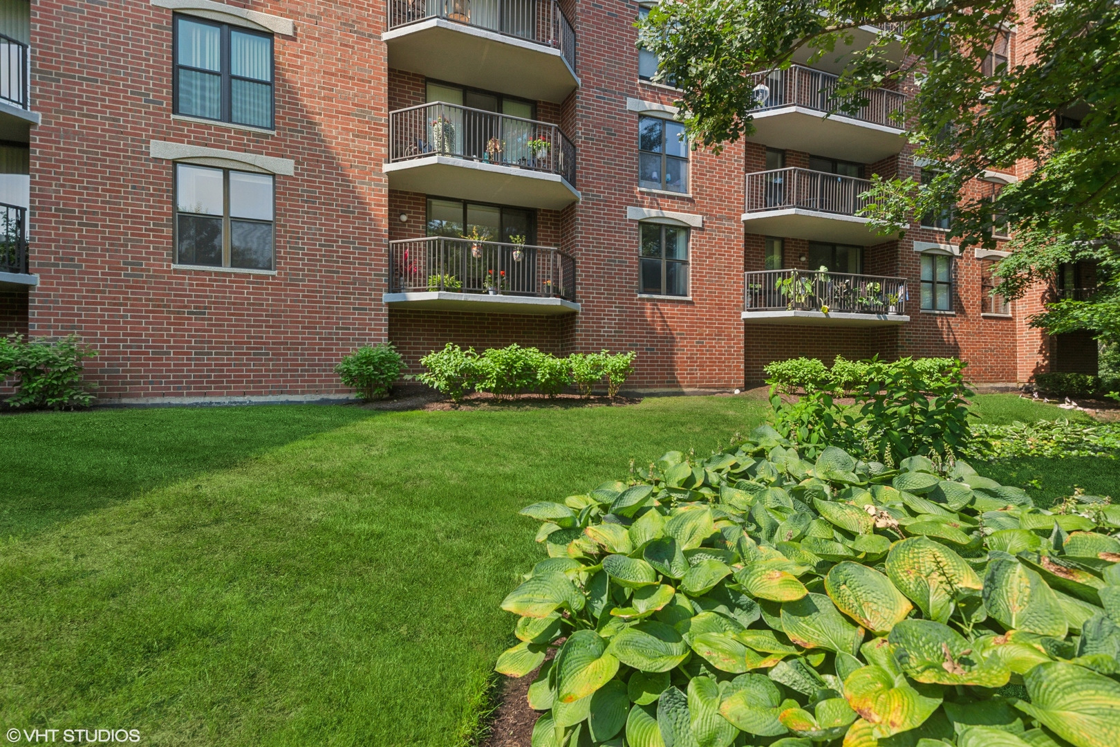 511 Aurora Avenue #108, Naperville, IL 60540