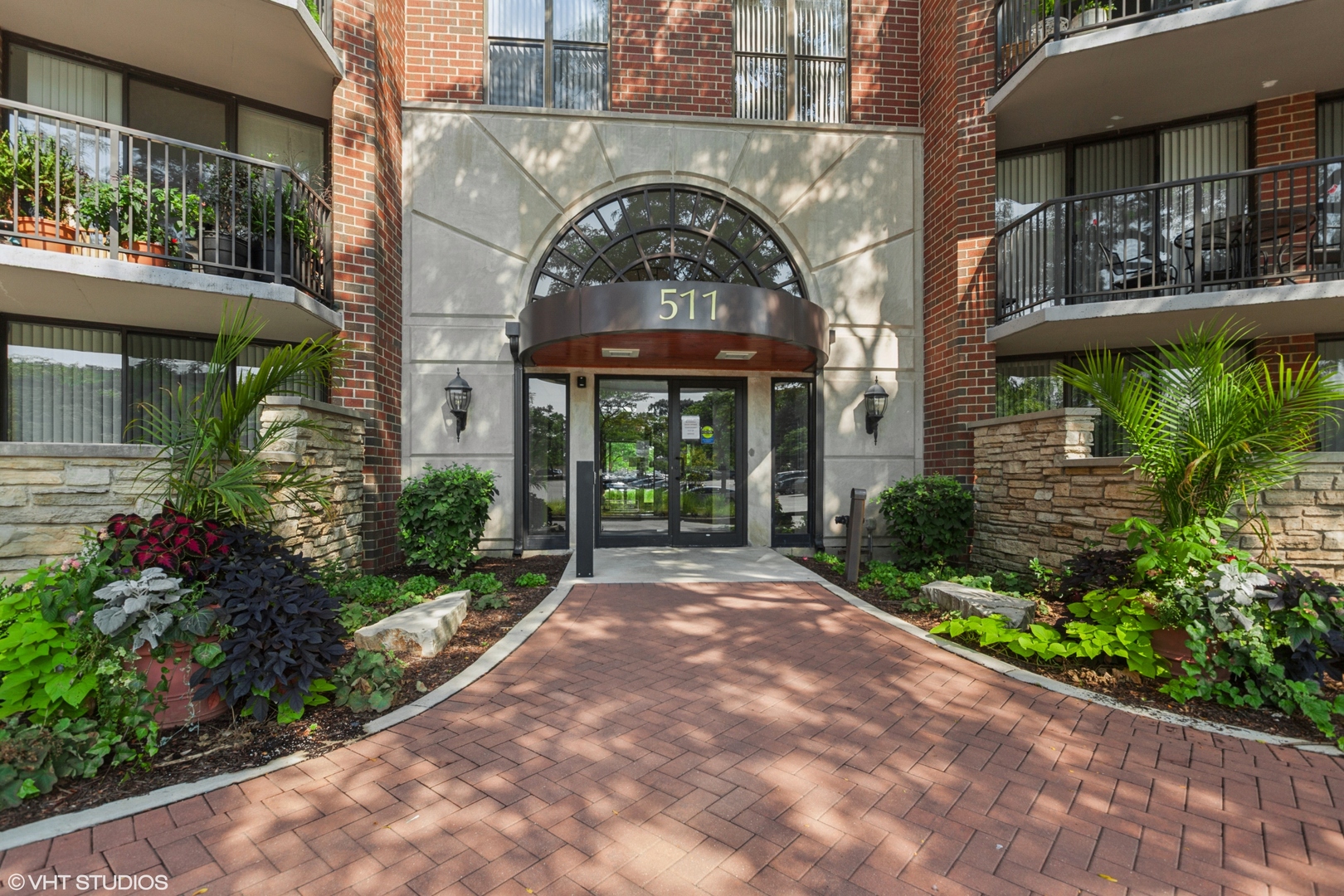 511 Aurora Avenue #108, Naperville, IL 60540