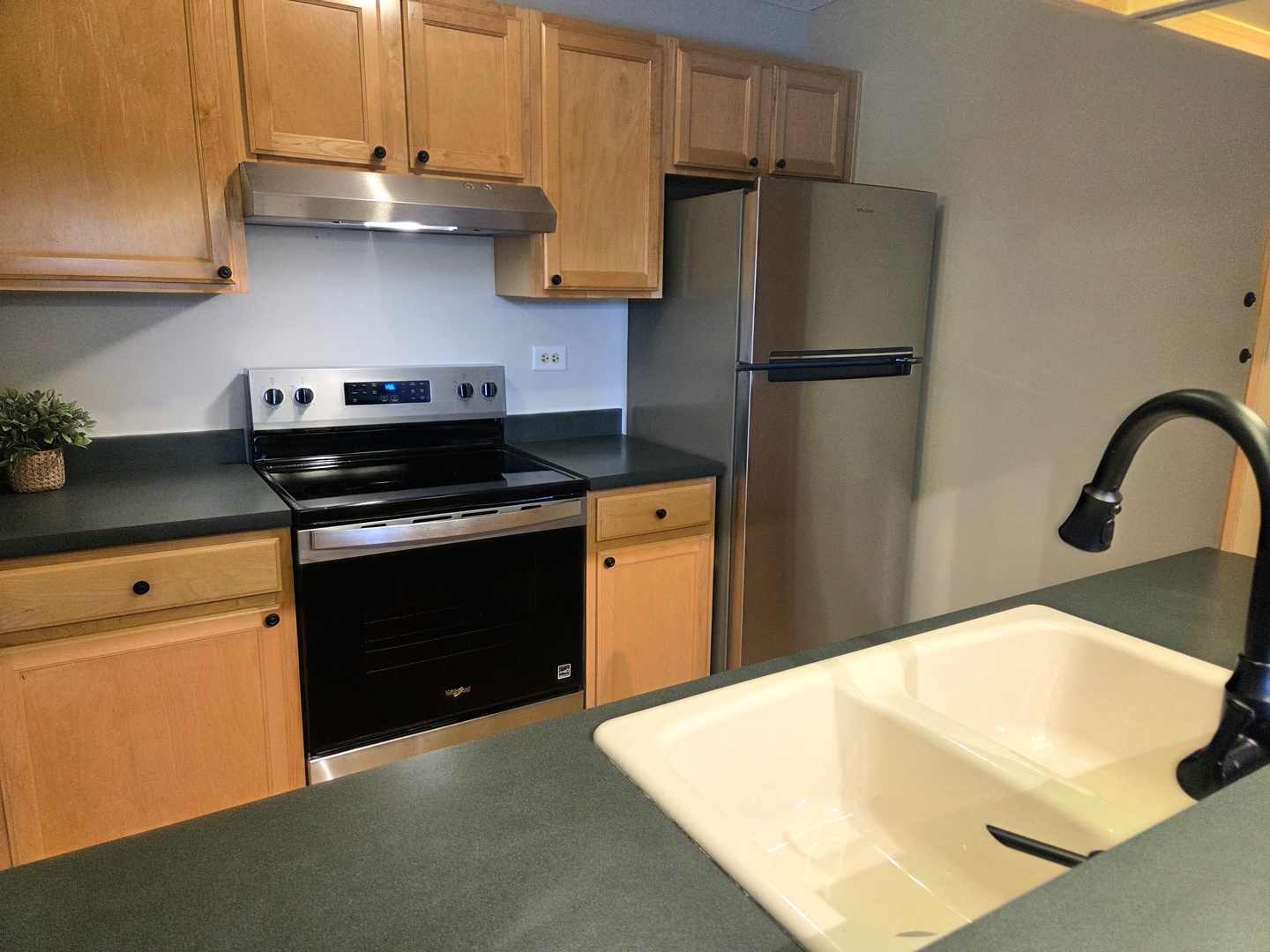 511 Aurora Avenue #108, Naperville, IL 60540