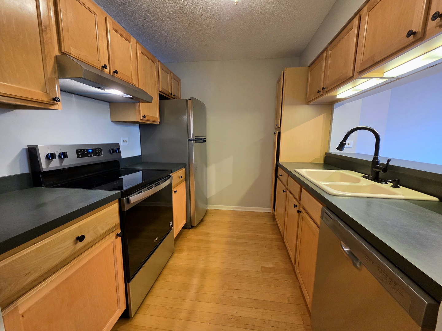 511 Aurora Avenue #108, Naperville, IL 60540