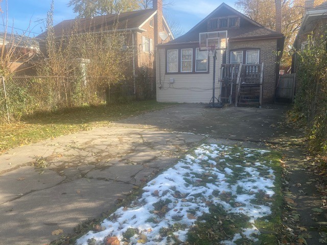 8212 S Crandon Avenue, Chicago, IL 60617