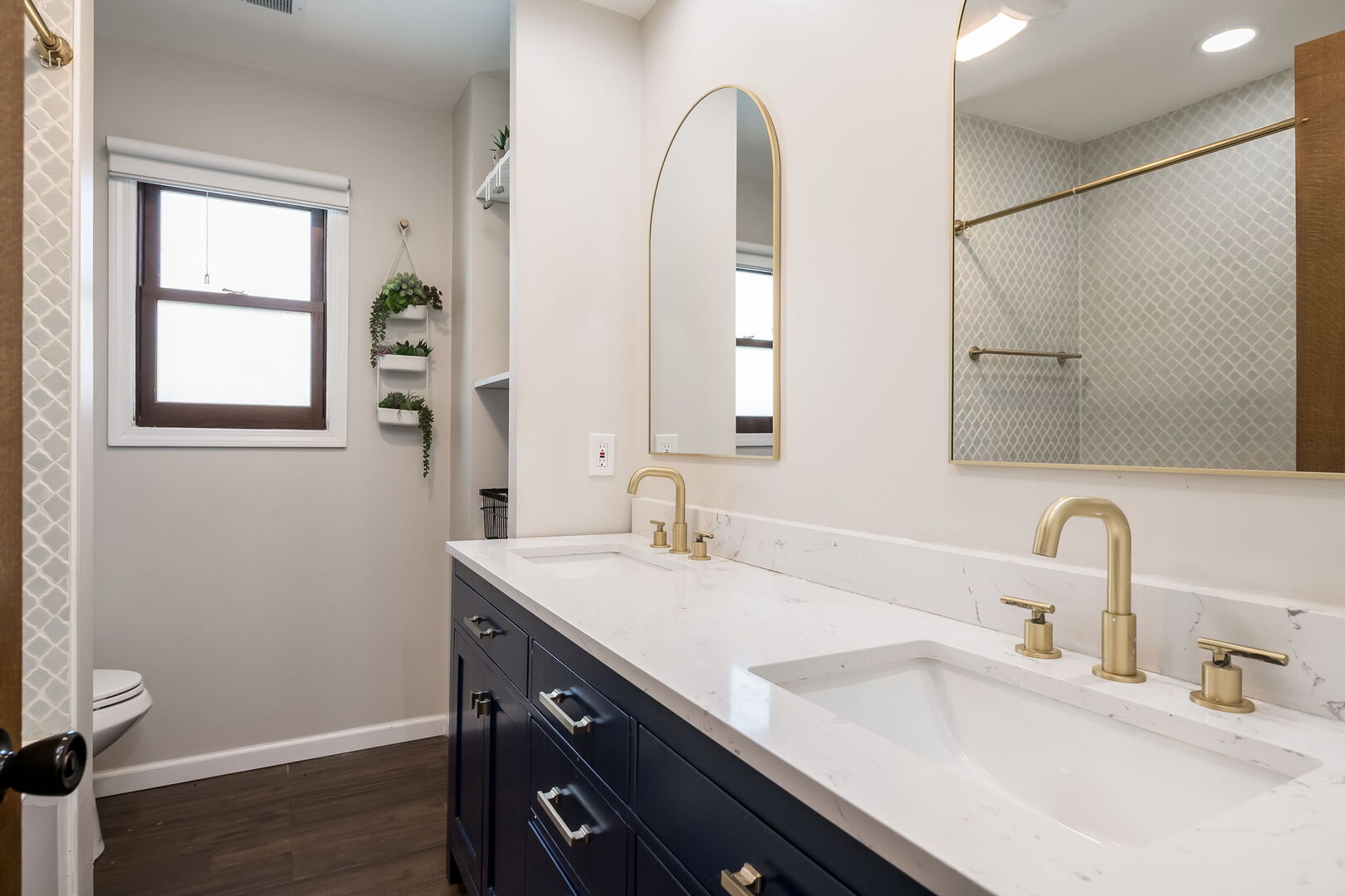 505 E Atwood Court, Elmhurst, IL 60126