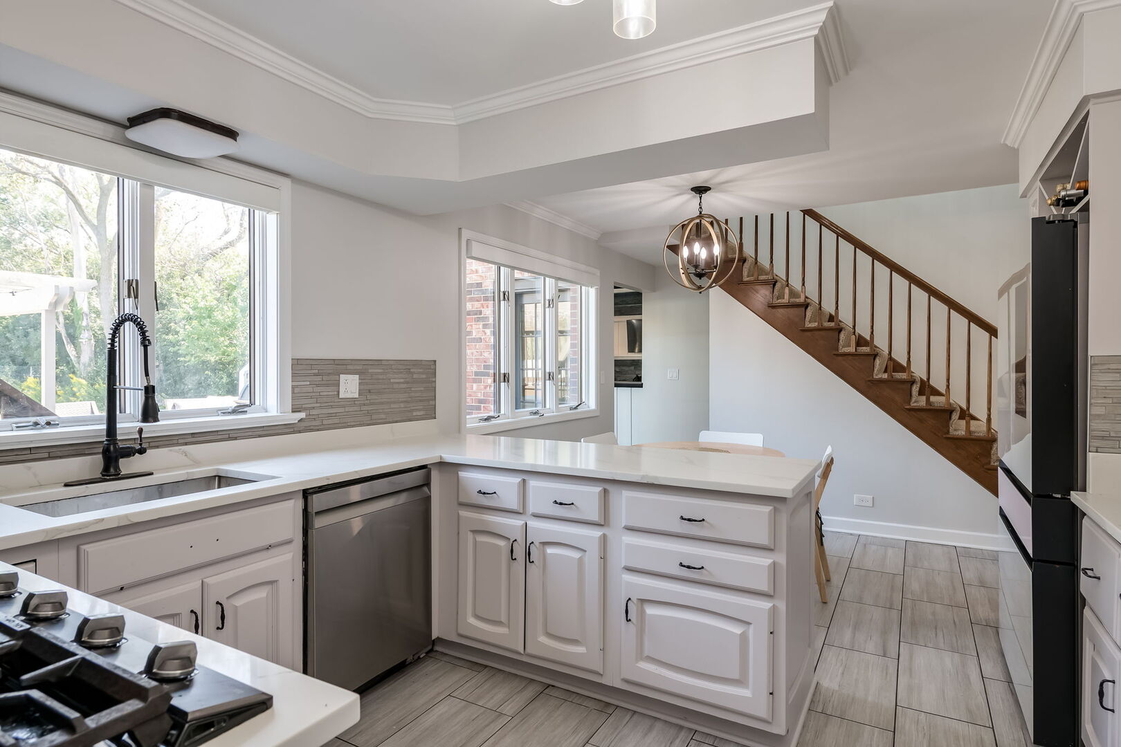 505 E Atwood Court, Elmhurst, IL 60126