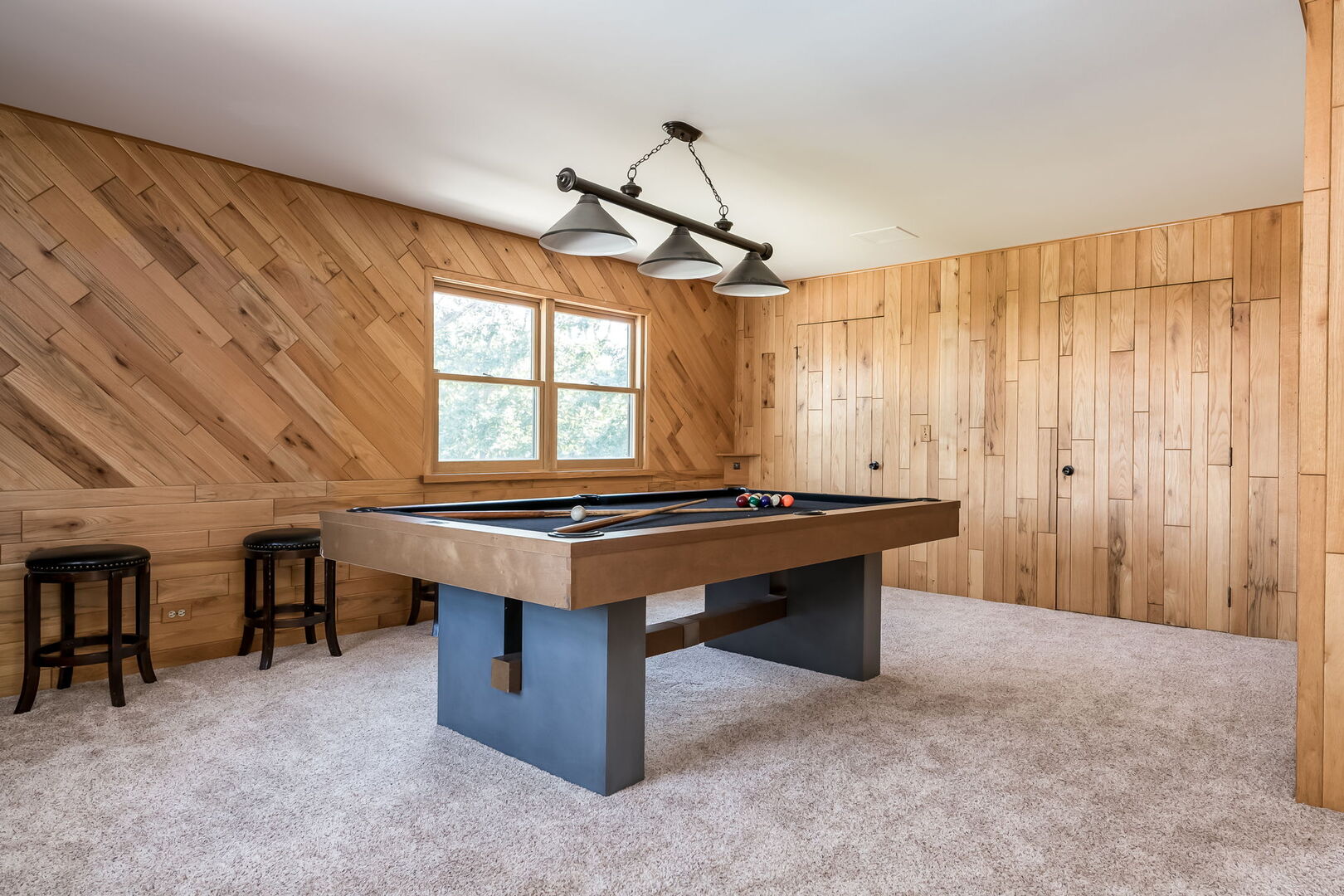 505 E Atwood Court, Elmhurst, IL 60126