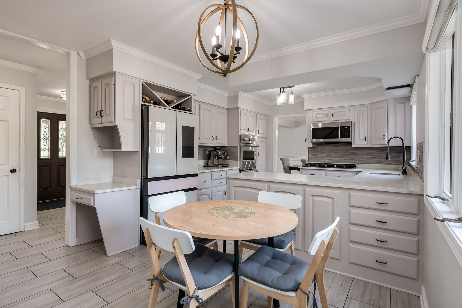 505 E Atwood Court, Elmhurst, IL 60126