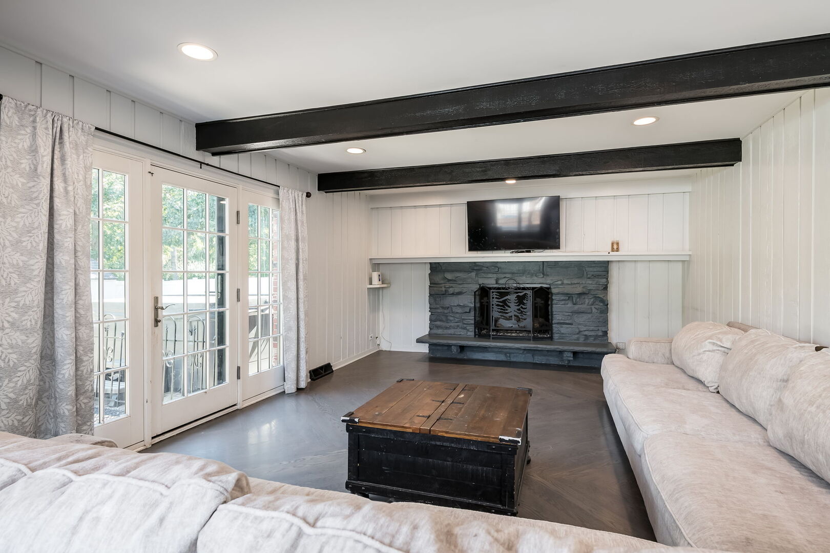 505 E Atwood Court, Elmhurst, IL 60126