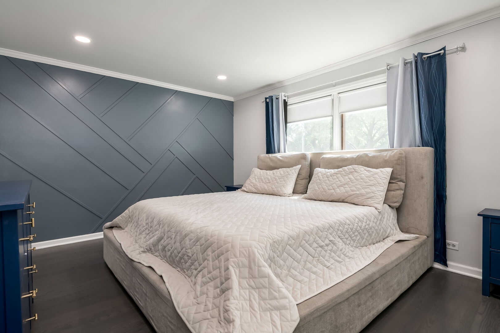 505 E Atwood Court, Elmhurst, IL 60126