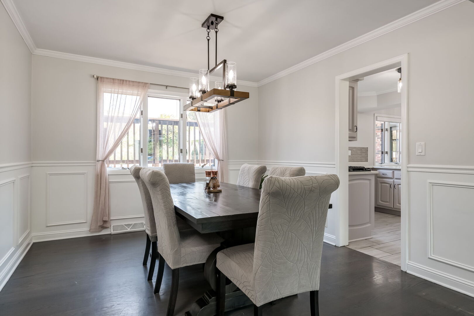 505 E Atwood Court, Elmhurst, IL 60126