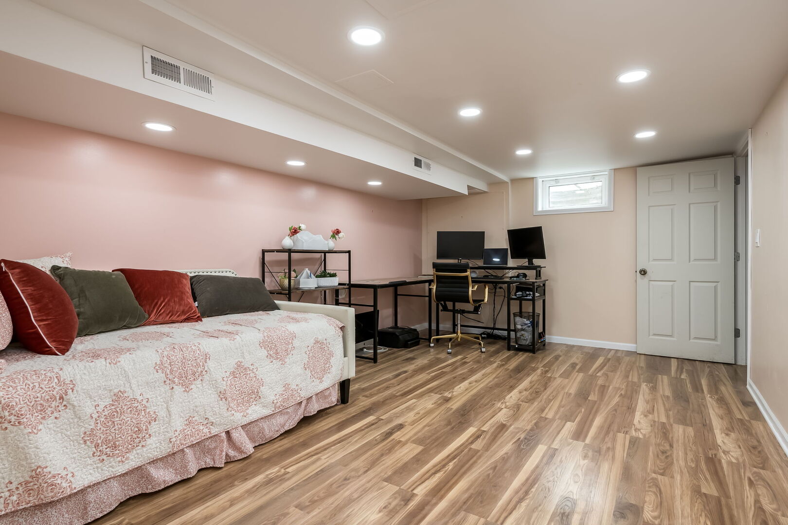 505 E Atwood Court, Elmhurst, IL 60126