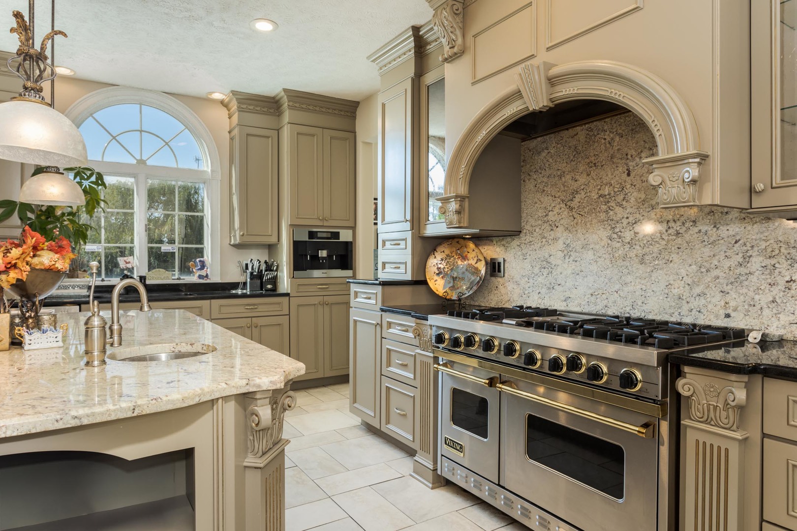 Bloomington, IL 61704