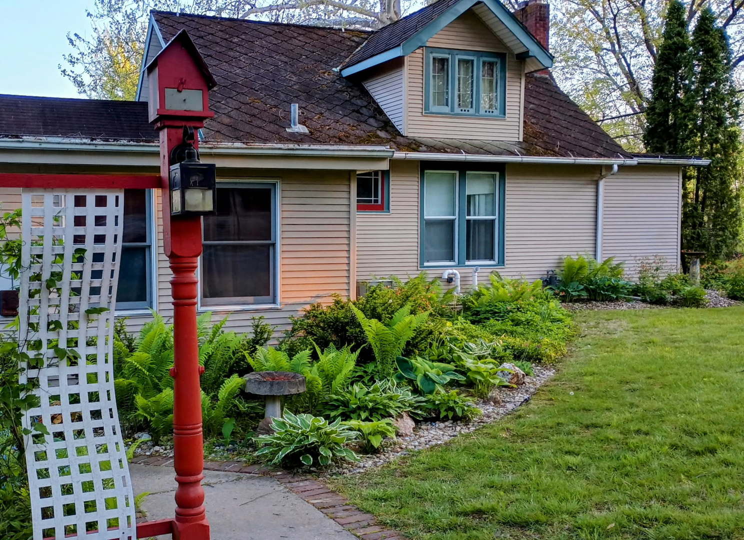 432 Northwest Street, Utica, IL 61373