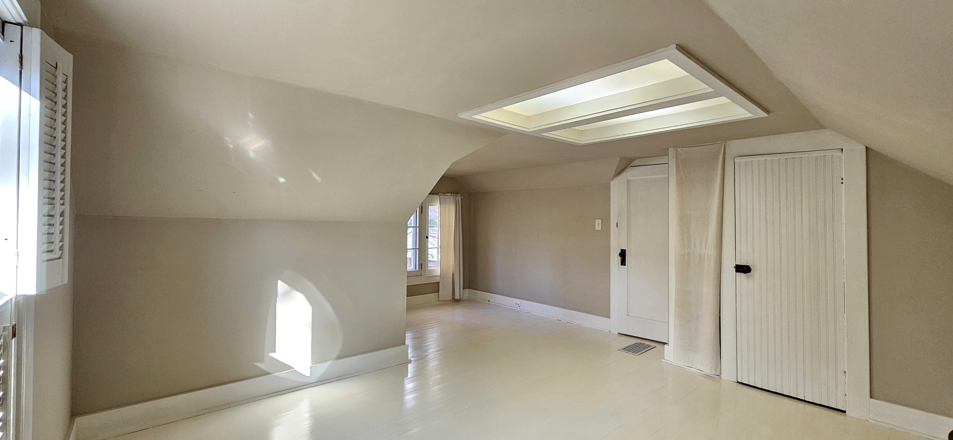 432 Northwest Street, Utica, IL 61373