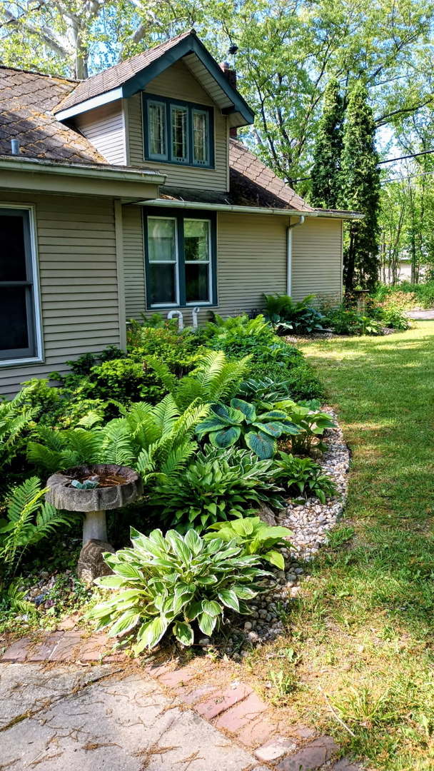 432 Northwest Street, Utica, IL 61373